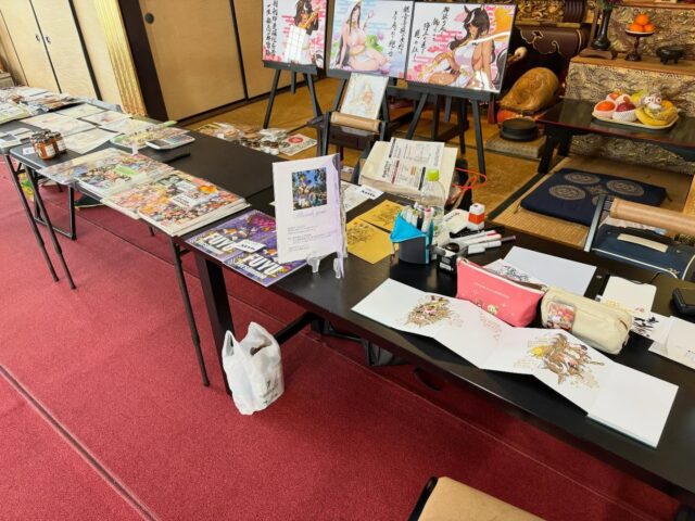 【クリエイターズ御朱印会御礼】
皆さん先日は当山のクリエイターズ御朱印会にご参加下さいましてありがとうございました🙇
お陰様で比較的温暖な日に恵まれとても良い御朱印会になりました。
今回は岐阜新文化会の方々とのコラボ御朱印会ということでいつもと一味も二味も違うクリエイティブなイベントとなりました✨
皆さんの描かれる沢山の観音さん達を拝見して自分も改めて創作の楽しさを再認識しパワーを貰いました！
今回の課題点を踏まえて来年２月に再び開催を検討しておりますのでまた皆さんにはご参列頂けたら幸いです。
今回文化会内の取りまとめをしてカラー御朱印・直描き御朱印の作画をして頂いた由愛乃ナカさん、聖観音さんのカラー御朱印の作画をして下さったたくろう。さん、岐阜新文化会の方々、参列者の方々、そしていつも休日返納でお手伝いをしてくれたボランティアスタッフの皆んな、御朱印会に携わって下さった全ての関係者に感謝申し上げます。
大変ありがとうございました🙇

#浄泉寺
#岐阜新文化会
#御朱印
##クリエイターズ御朱印会